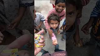 অতি দরিদ্র বাচ্চাদের জন্য চকলেট #poorest #children #chocolate #motovlogs #reels