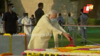 Gandhi Jayanti | PM Modi Pays Floral Tributes To Mahatma Gandhi At Raj Ghat