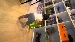 Isaac Wong Qi Ye pushes chair before 1 year old! part 1 (May 20 2012)