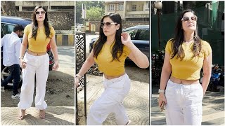 Zareen Khan Looks Stunning In Yellow Outfit Spotted Khar #Zareenkhan