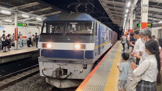 JR貨物EF210形300番台304号機＋コキ19B（両）が南浦和駅5番線を低速通過するシーン（5069レ・岡A12・コンテナ輸送）2023.8.25