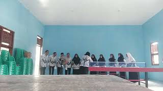 LATIHAN PADUAN SUARA HYMNE DAN MARS PGRI