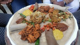 በኢትዮጲያ አነጋጋሪው ምግብ | Ethiopian food #HabshaFood #Kitfo #injera  #በየአይነቱ #Specialfood #shorts