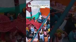 shri badrinath dham ki paavan bhumi par chunri yatra va maa alaknanda ko chundri arpand