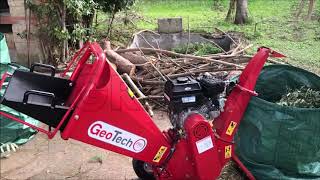 Travailler avec le Broyeur de branches GeoTech PCS70 - Démonstration