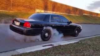 07 crown vic p71 flowmaster 40 series dumped at the axel burnout and take off.