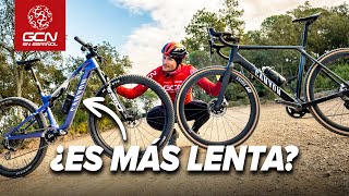 ¿Cuánto más lenta es una bicicleta de montaña en una pista de grava?