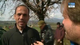 Migranti: migliaia di profughi bloccati al confine tra Grecia e Macedonia