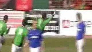 Glentoran 3 Linfield 2   23 April 04