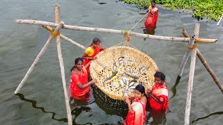 FISH TRAPPING TECHNIQUES | LADIES FISH HUNTING | Village Super Cooking