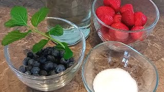 It's a thirst quencher! Natural, homemade strawberry and blueberry lemonade in 5 minutes!