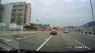 [車CAM直擊] Teslun 又發功🔊 觀塘繞道當賽道🏁 跑哂線位超惡劣駕駛態度