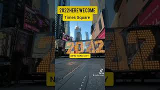 2022 numbers arrive in Times Square.#shorts #subscribe #2022inshort #nyc #timessquarenyc