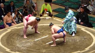 Tsurugisho (1-0) - Wakatakakage (0-1) , Sumo : Natsubasho '18