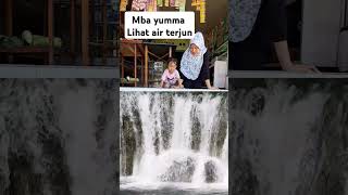 Ngeliatin air terjun...mba yumma