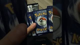 Déballage  carte pokémon.