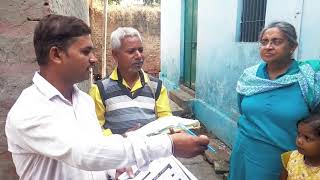 Dr. Rukmini Banerji in conversation with volunteers from Bihar