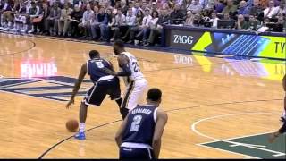 Kendrick Perkins elbows Al Jefferson