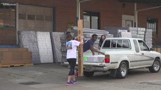 Houston Children's Charity, Texas Mattress Makers award brand new beds to 250 deserving children