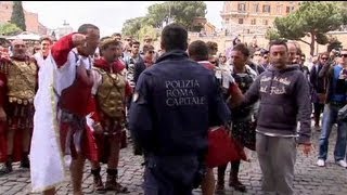 المصارعون الرومان يتظاهرون في روما
