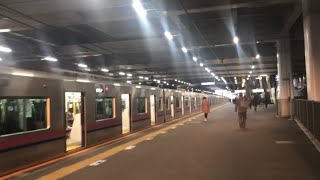 京王線9000系車内自動アナウンス\u0026南大沢駅出発風景