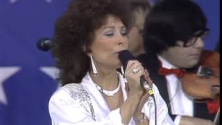 Loretta Lynn - Heart Don't Do This To Me (Live at Farm Aid 1985)