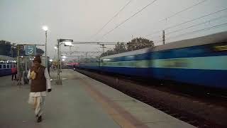 12107 Mumbai LTT - Lucknow SF Express Skipping Vidisha