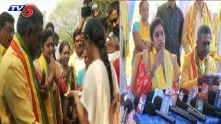 Rajahmundry TDP Candidate Maganti Roopa Election Campaign in Vadluru | TV5 News