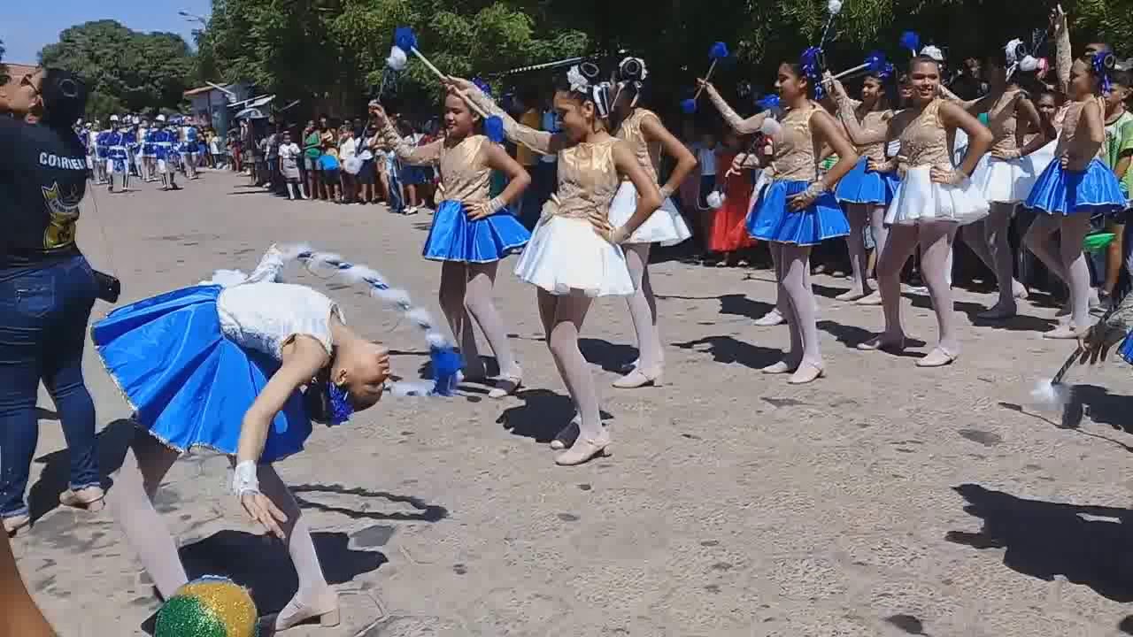 Desfile Cívico - YouTube