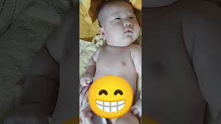 아기 목욕 후17Baby after bath.नुहाउने पछि बच्चा.baby na bad.ilmaha qubayska ka dib.bebis efter bad