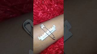 Enathu Blade + safety haa😱🧐Aiyo ethu ena da😳😶‍🌫️#trending#hennaart#mehandi#love#draw#hacks#cute#topa