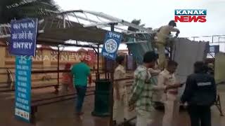 Despite Of Heavy Rainfall, Strong Winds And Storm Somnath Temple Remains Open