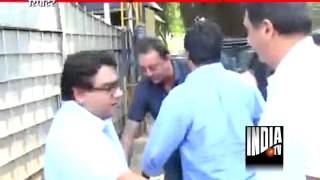 Sanjay Dutt's furlough ends, back to Pune jail