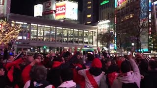 渋谷スクランブル交差点でリーベルサポーター大はしゃぎ　Hinchada de River Plate en Tokio