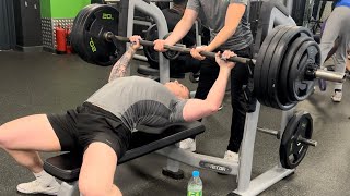 170kg/374lbs bench press PB