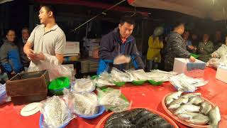 Crazy cheap seafood auction Wednesday night market in West Lake, Changhua, Taiwan