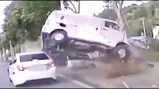 Idiots in Cars | China | 17