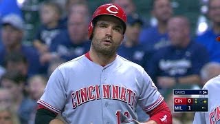 CIN@MIL: Votto beats the shift, singles to left