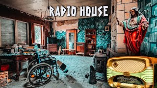 Vintage Abandoned Home Of A Belgian Radio Collector - Hundreds of Radios Left!