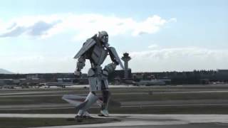 Spectacular landing at Frankfurt Airport - plane turned into robots