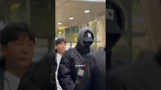 CHANYEOL has safely arrived in South Korea from Hong Kong #chanyeol #exo #ot9