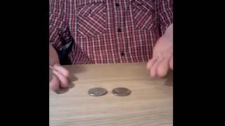 Sztuczka z monetami - coin magic trick. Iluzjonista Holandia. Pokazy iluzji.