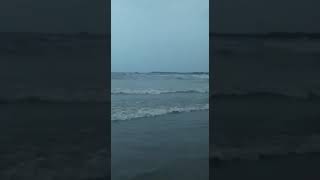 n4 beach in Chennai செம மழை + கடல் அலை வேற லெவல் 🌊🌊🌧️🌧️🌧️🌧️ please subscribe my channel