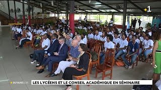 Les lycéens et le conseil académique en séminaire