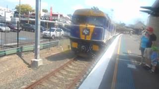 3642 and FL220 at WAITARA AND HORNSBY SHUTTLE RUN 8/3/2015