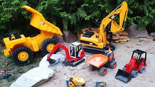 Construction vehicles 🚜 🚚 Excavator and truck at work | Favorite Toys