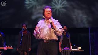 Engelbert Humperdinck - The Man I Want to Be (Live Performance) Mother's Day