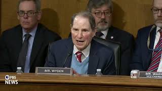 WATCH: Sen. Wyden asks Gabbard whether she would follow an illegal order