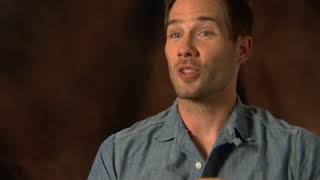 luke macfarlane in brothers and sisters (3)-wentworth miller