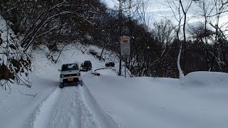 ジムニーで雪の栗原川林道を走る。